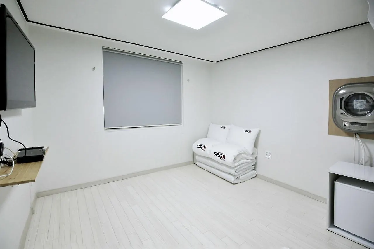 Stayan Guesthouse And Bnb Busan 0*,
