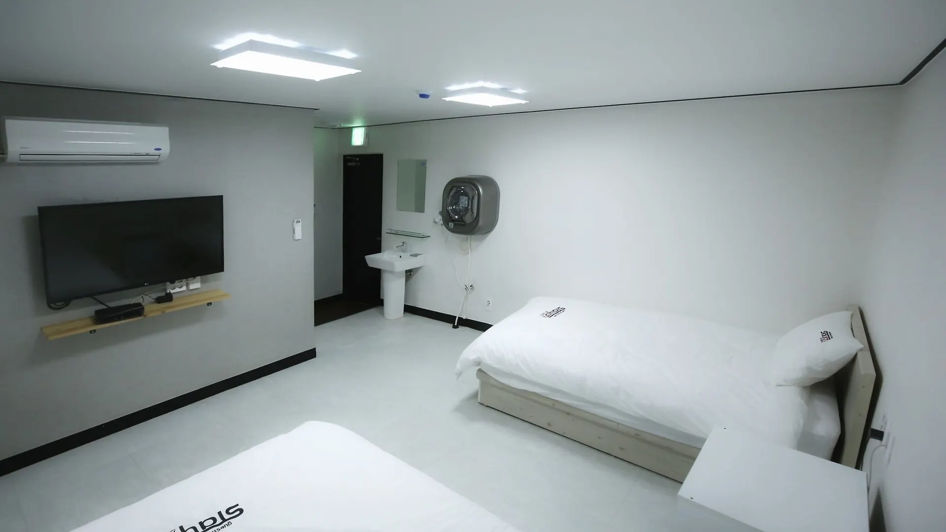 Stayan Guesthouse And Bnb Busan Hostel